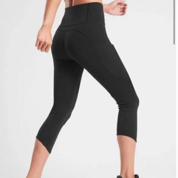 ATHLETA All In Up For Anything Capri Black Size Medium - Picture 3 of 9